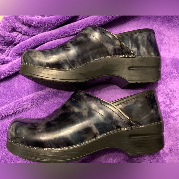 Marbled Gray and Black Dansko Clogs, size 38, Nursing Shoes, Preloved in EUC - Picture 3 of 7